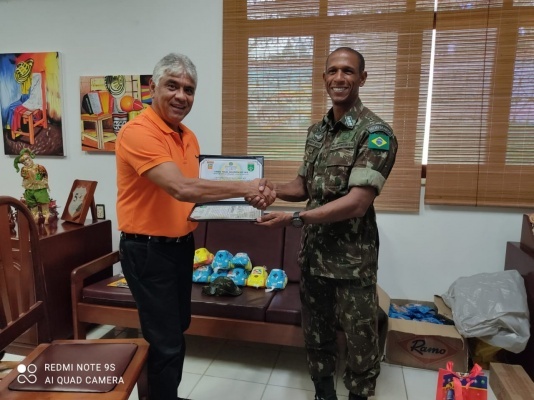 El Cónsul de Colombia en Tabatinga fue condecorado con la Medalla y el Diploma del Batallón de Frontera de Infantería de selva 8° Bis Solimões, del ejército de la República Federativa de Brasil
