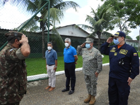 El Consulado de Colombia coordinó y acompañó al Inspector General de la Armada Nacional de Colombia, Mayor General de Infantería de Marina, Ricardo Perico Pinto, en las visitas a las unidades militares de Tabatinga