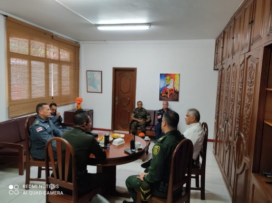 Cónsul de Colombia en Tabatinga coordinó reunión con las autoridades locales para presentar al nuevo comandante de Policía del departamento de Amazonas  