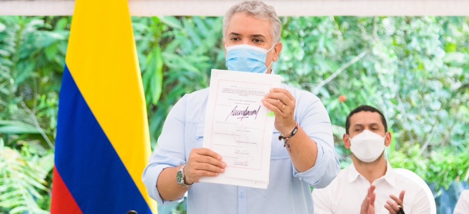 Cónsul de Colombia en Tabatinga participó en la ceremonia de promulgación de la Ley de Política Integral Migratoria 