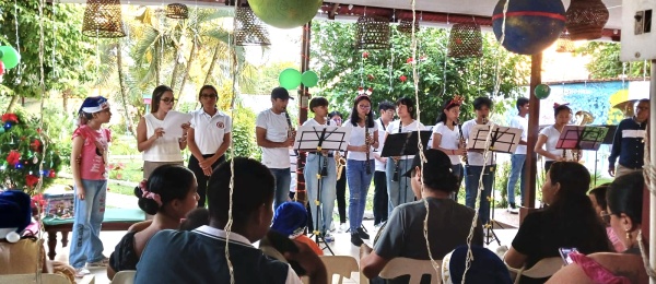 Consulado de Colombia en Tabatinga celebra la novena navideña con los connacionales 
